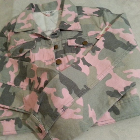 NWT Derek Heart PINK Camouflage Denim Jacket - Picture 3 of 4